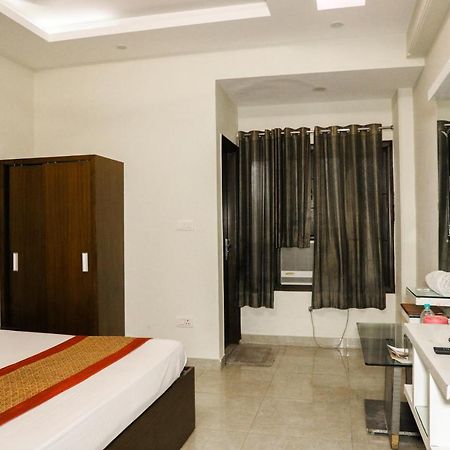 Hotel Centra Inn New Delhi Extérieur photo