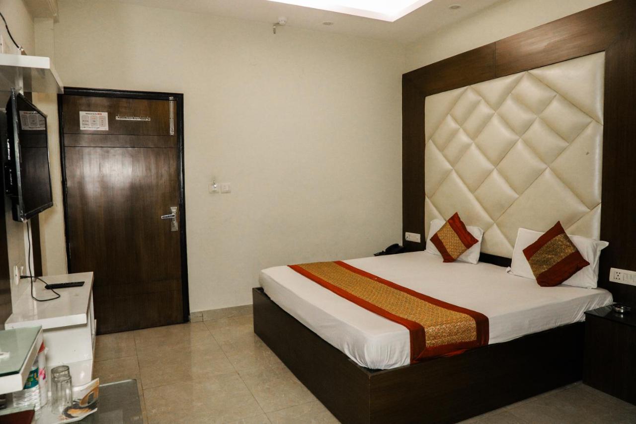 Hotel Centra Inn New Delhi Extérieur photo