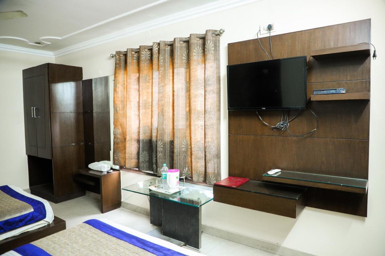 Hotel Centra Inn New Delhi Extérieur photo